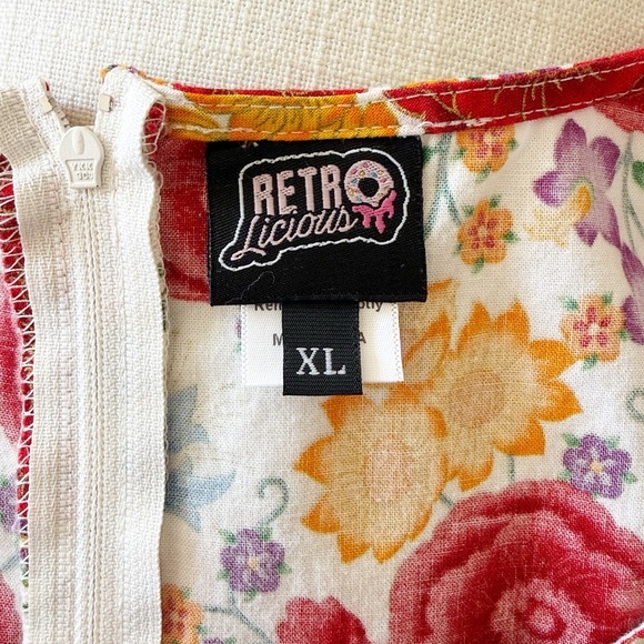 Retrolicious Retro Floral Fit and Flare Dress - Picture 9 of 10